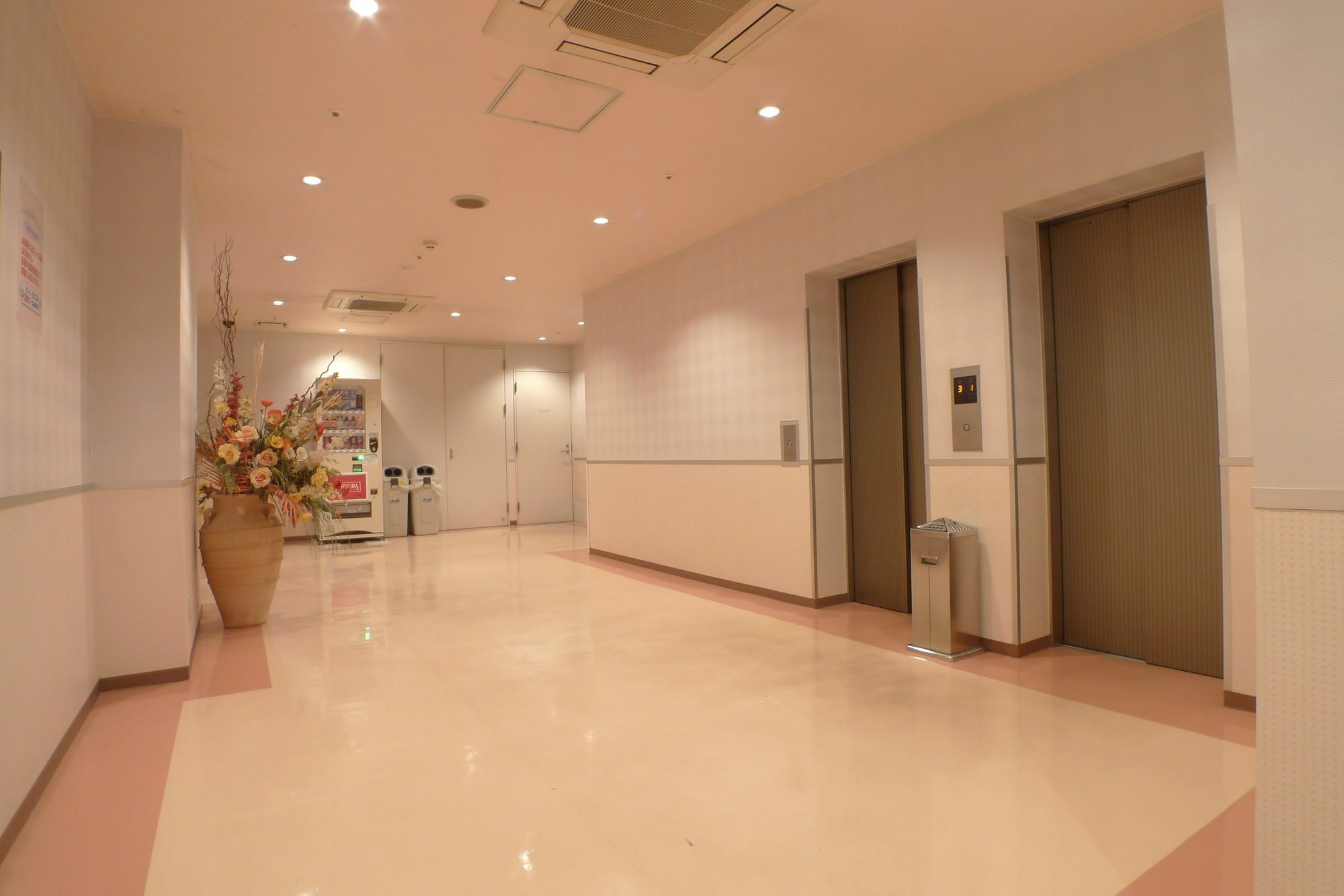 Hotel Times Inn 24 Йокохама Екстериор снимка